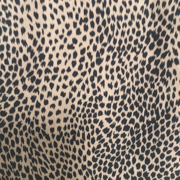 Chloe K tiny leopard print long sleeve open front blazer. New without tags. - Picture 6 of 8